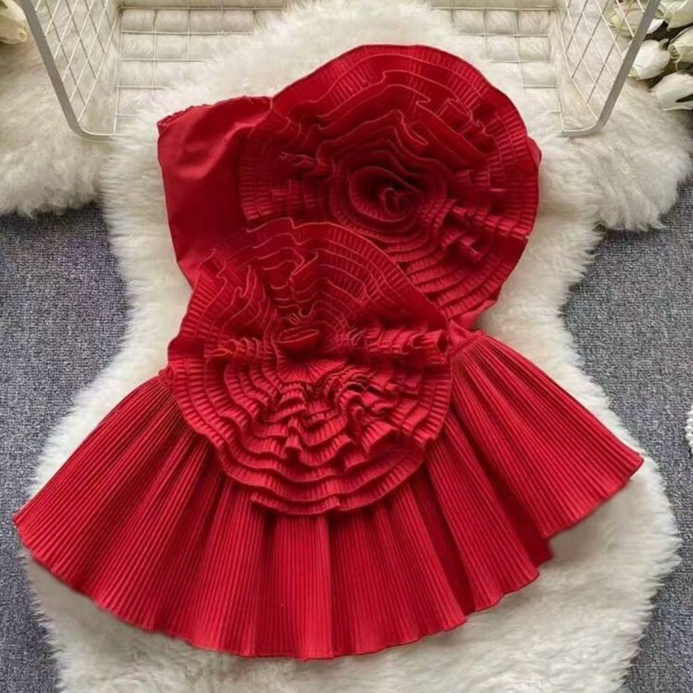 Elegant Red Pleated Dress